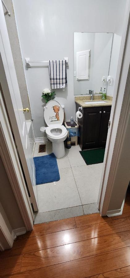 Cozy Private Homestay Brampton