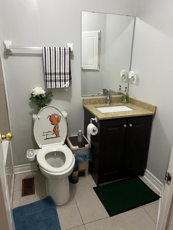 Cozy Private Homestay Brampton