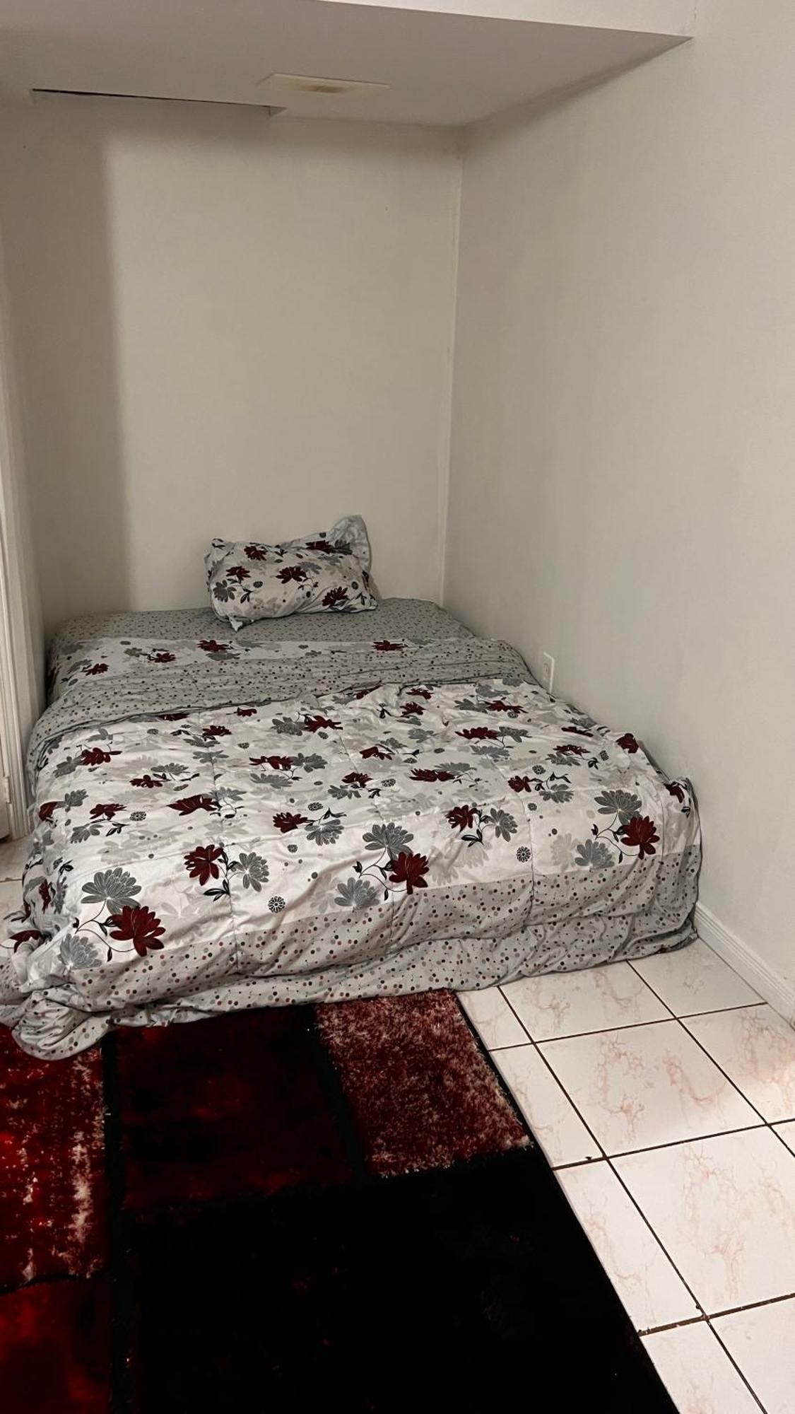 Cozy Private Brampton